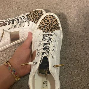 Vintage Havana women's size 11. Leopard madness with gold touches.
